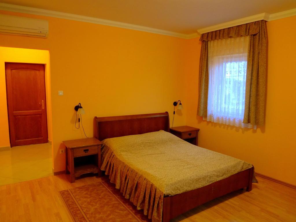 Horváth Vendégház Orosháza Exterior foto
